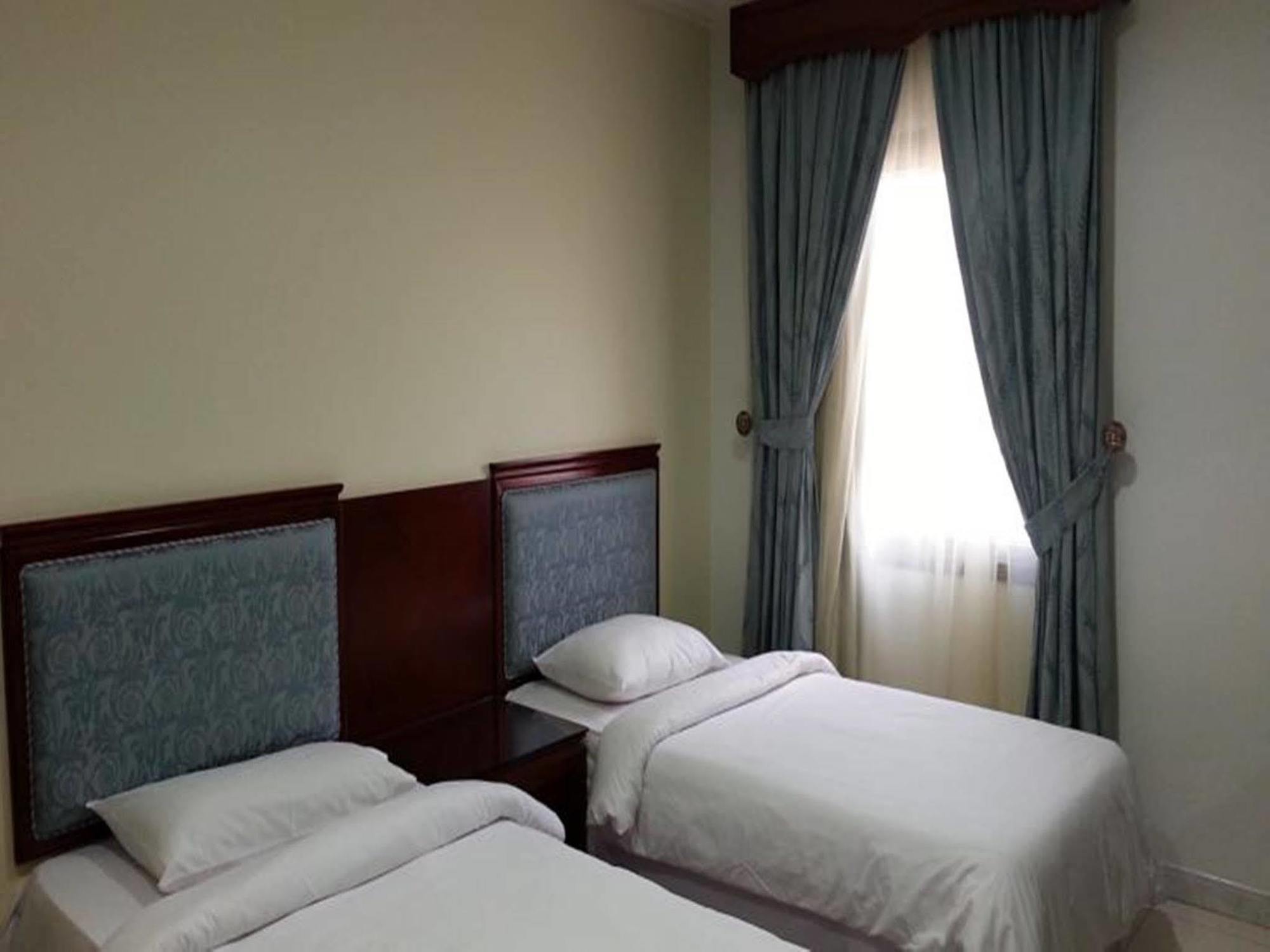 Refaaf Al Azizia Hotel Mecca Bagian luar foto